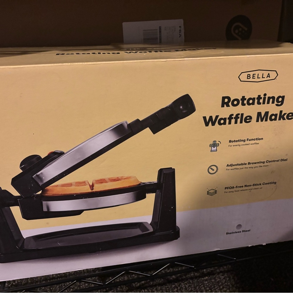 Bella Rotating Waffle Maker